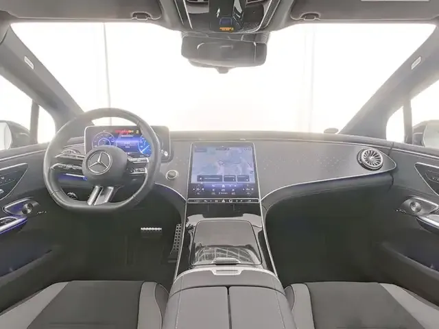 Mercedes-Benz EQE 300