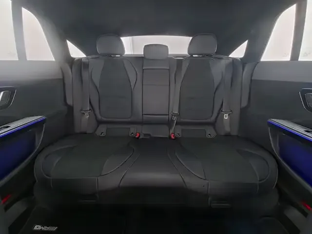 Mercedes-Benz EQE 300