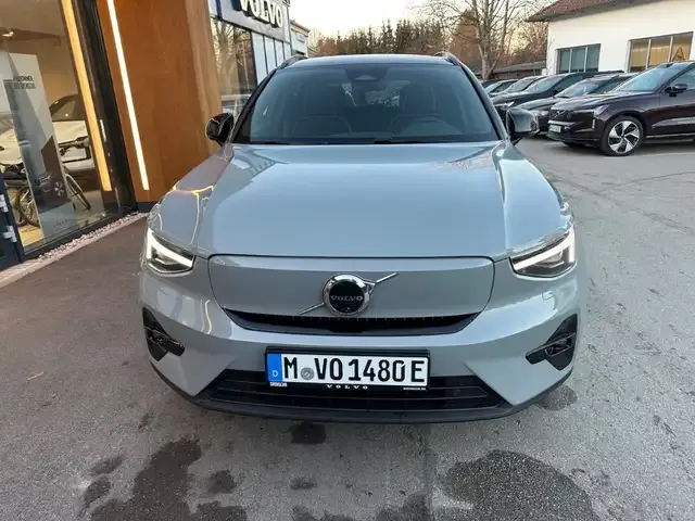 Volvo EX40