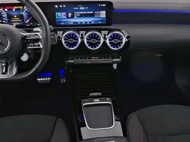 Mercedes-Benz CLA 35 AMG