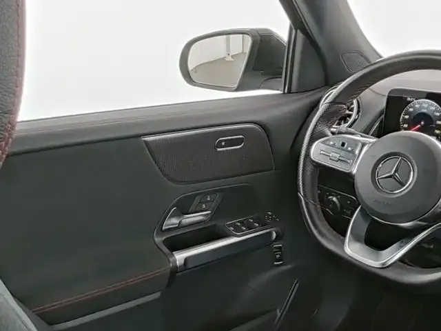 Mercedes-Benz EQB 350