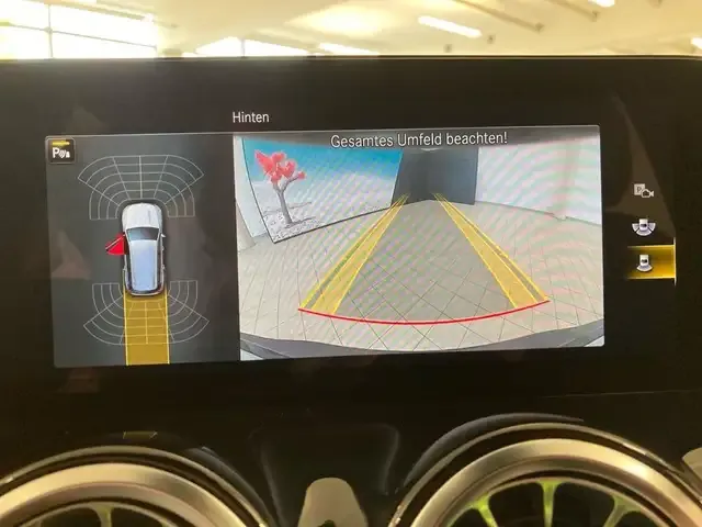 Mercedes-Benz EQB 350