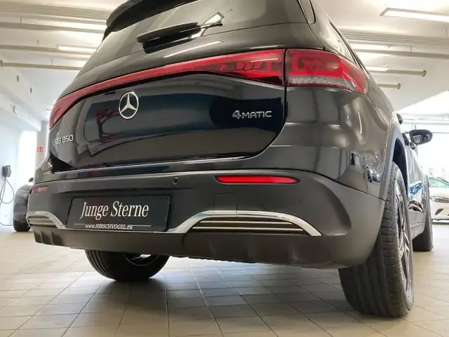 Mercedes-Benz EQB 350