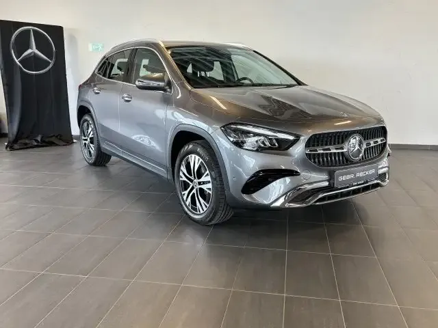 Mercedes-Benz GLA 200