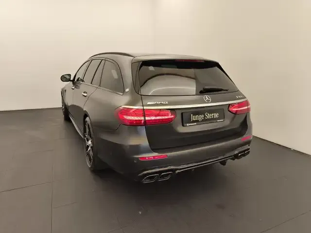 Mercedes-Benz E 63 AMG