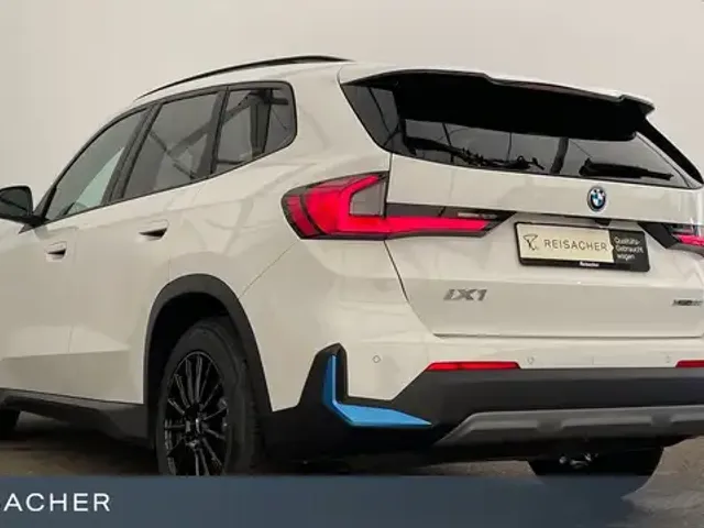 BMW iX1