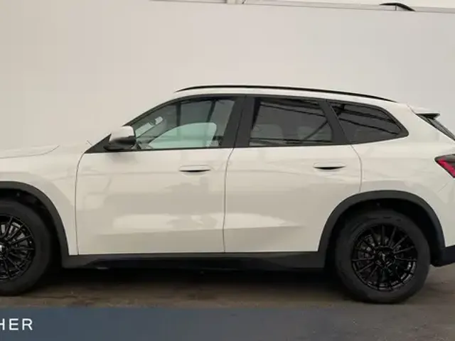 BMW iX1