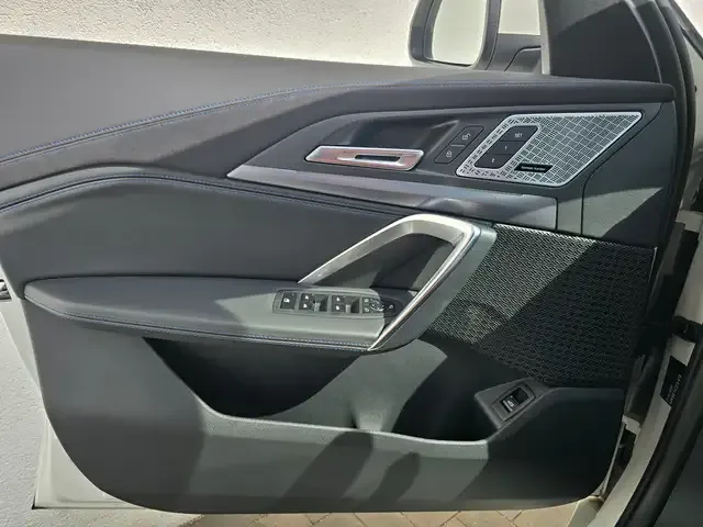 BMW iX2