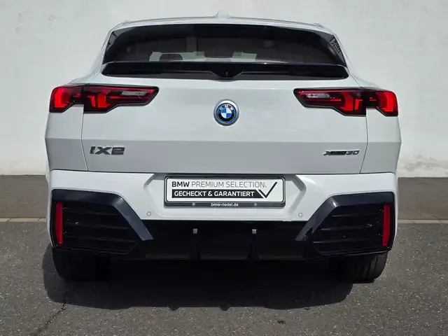 BMW iX2