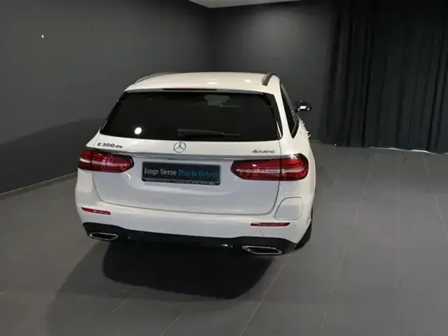 Mercedes-Benz E 300