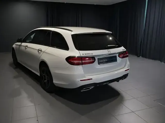 Mercedes-Benz E 300
