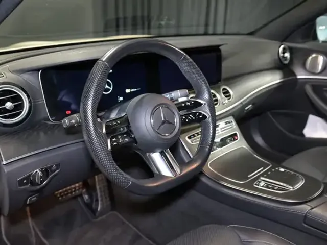 Mercedes-Benz E 300