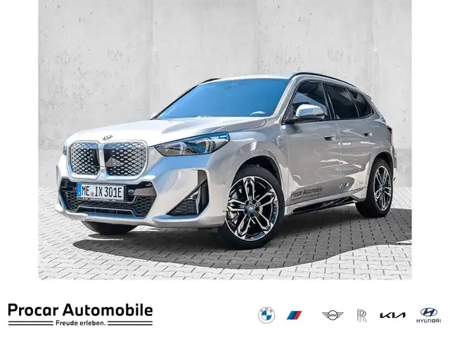 BMW iX1