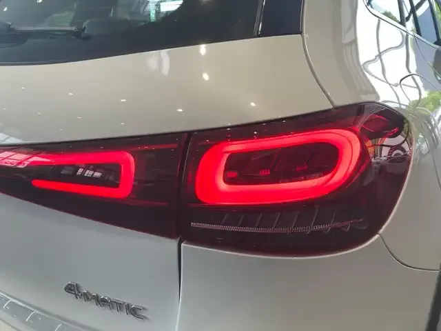 Mercedes-Benz EQA 300