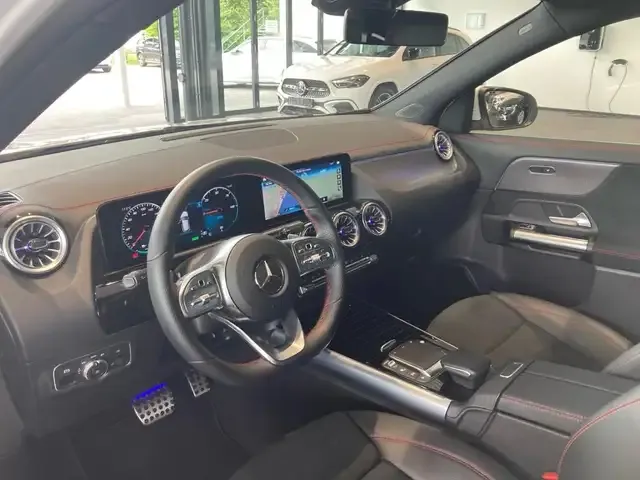 Mercedes-Benz EQA 300