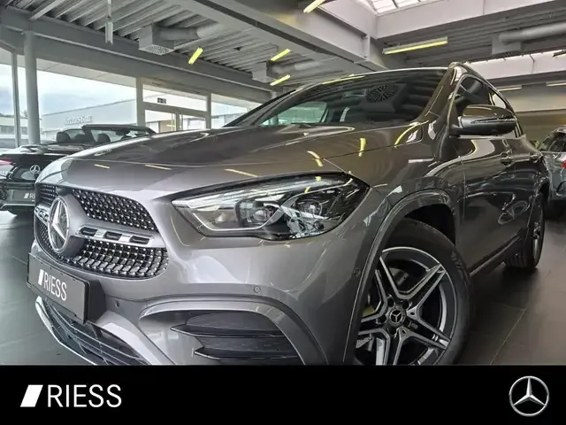 Mercedes-Benz GLA 180
