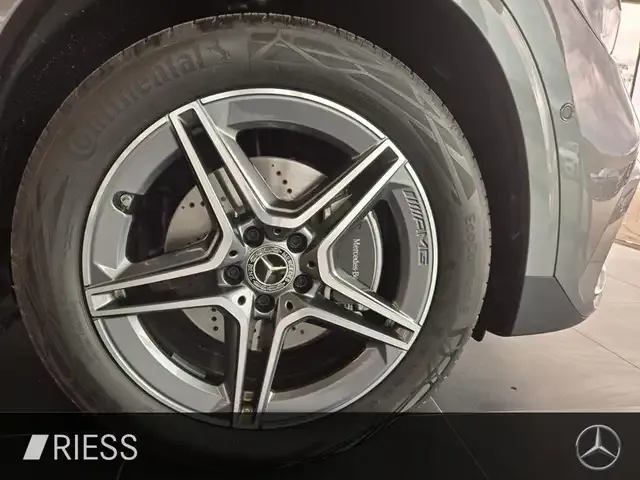 Mercedes-Benz GLA 180