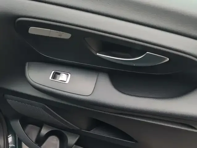 Mercedes-Benz EQV 300