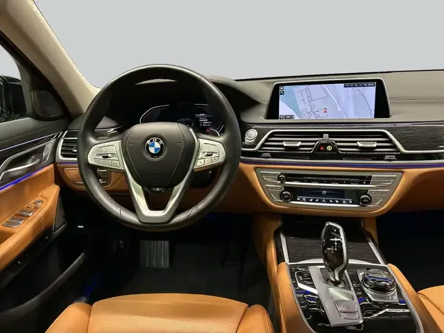 BMW 740