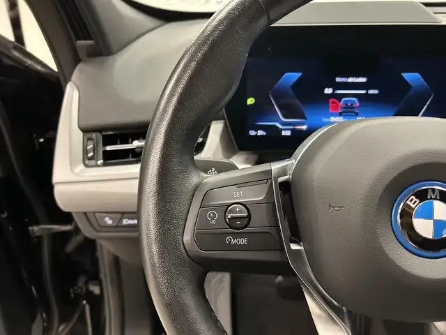 BMW iX1