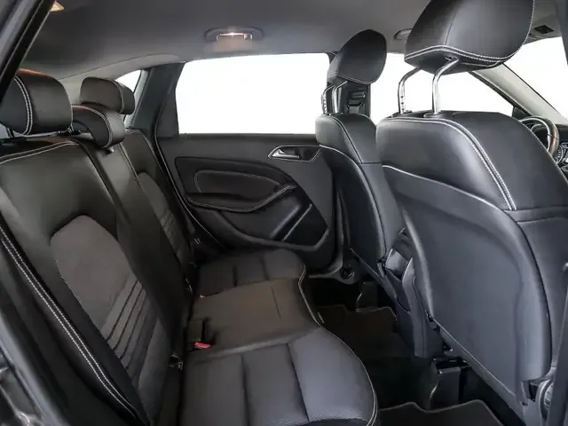Mercedes-Benz B 220