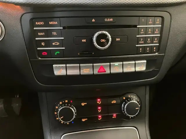 Mercedes-Benz B 220