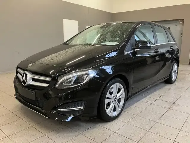 Mercedes-Benz B 220