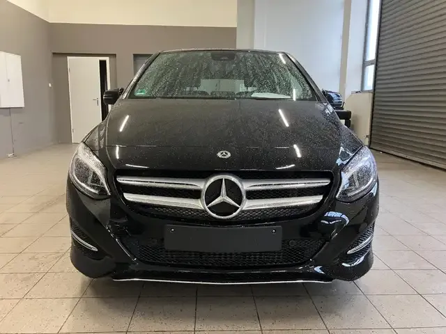 Mercedes-Benz B 220