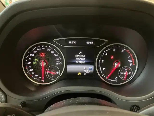 Mercedes-Benz B 220