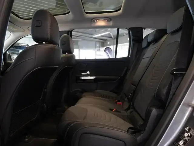 Mercedes-Benz EQB 300