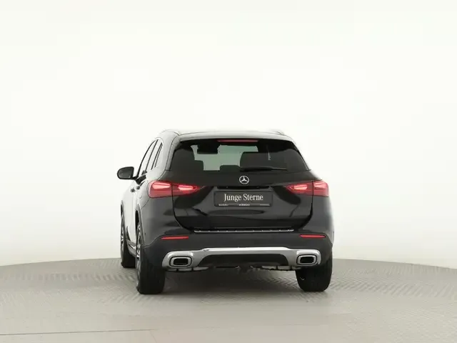 Mercedes-Benz GLA 180