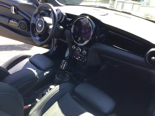 MINI Cooper Cabrio