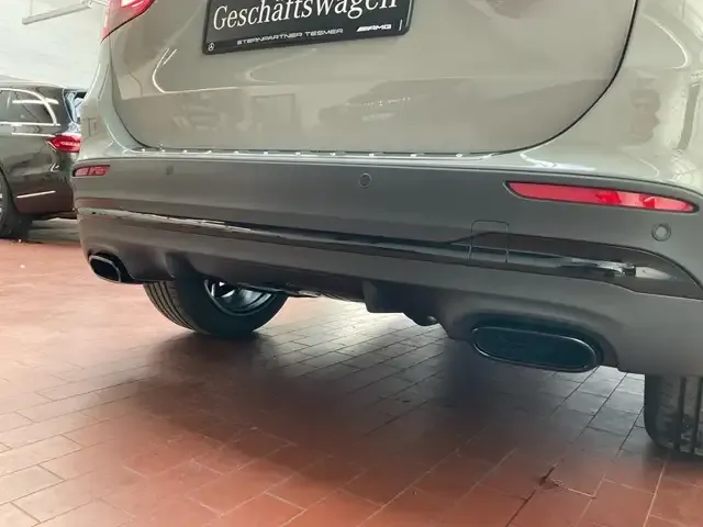 Mercedes-Benz GLA 180