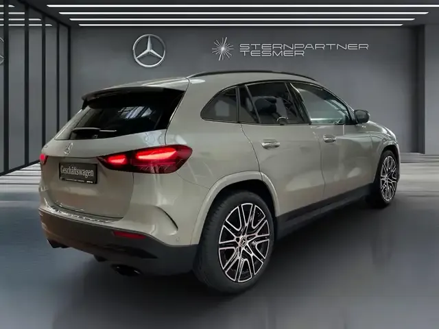 Mercedes-Benz GLA 180