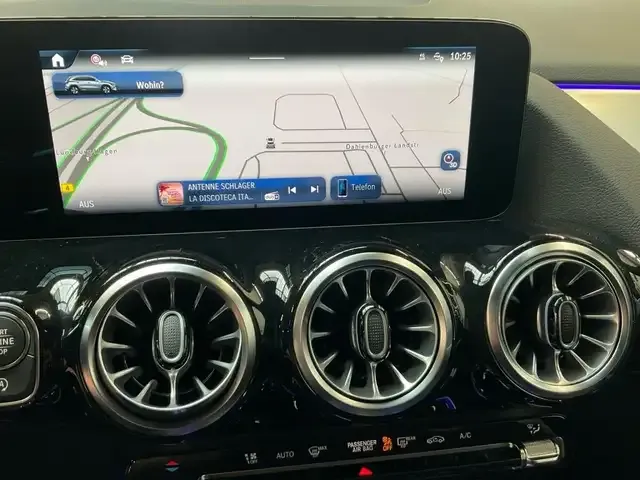 Mercedes-Benz GLA 180