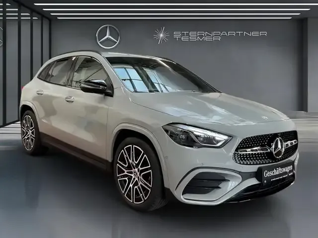 Mercedes-Benz GLA 180