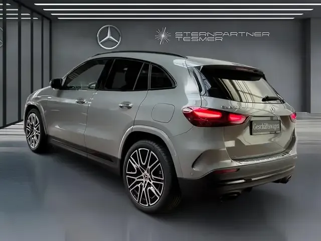 Mercedes-Benz GLA 180