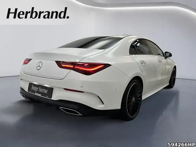 Mercedes-Benz CLA 200