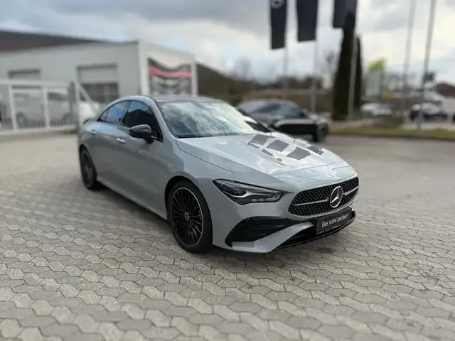 Mercedes-Benz CLA 220