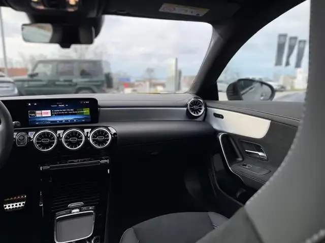 Mercedes-Benz CLA 220