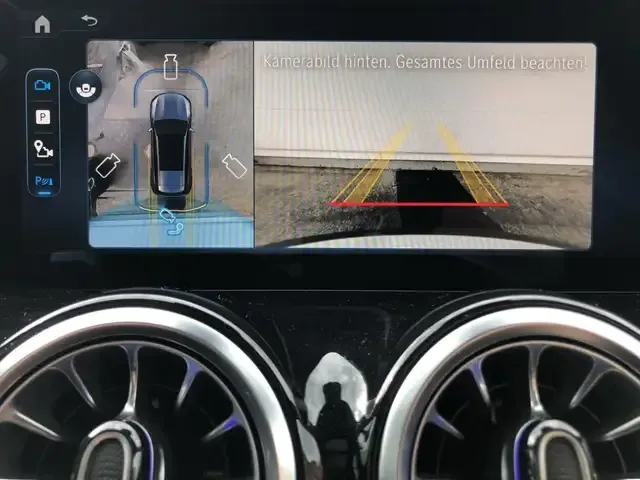 Mercedes-Benz GLB 200