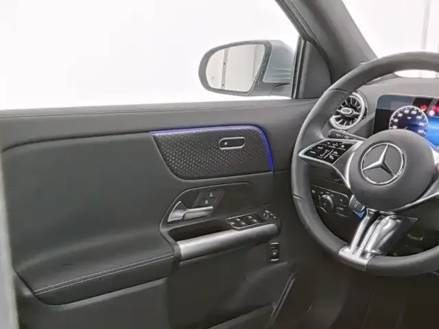 Mercedes-Benz GLA 180