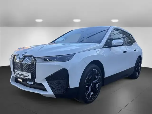 BMW iX