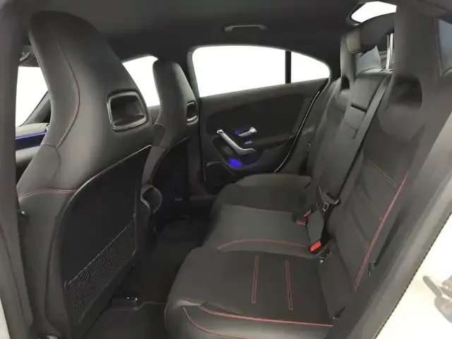 Mercedes-Benz CLA 180