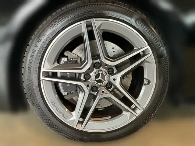 Mercedes-Benz CLA 200