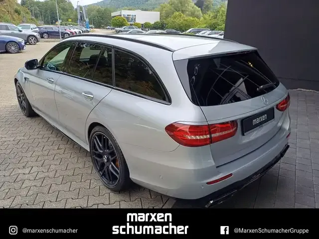 Mercedes-Benz E 63 AMG