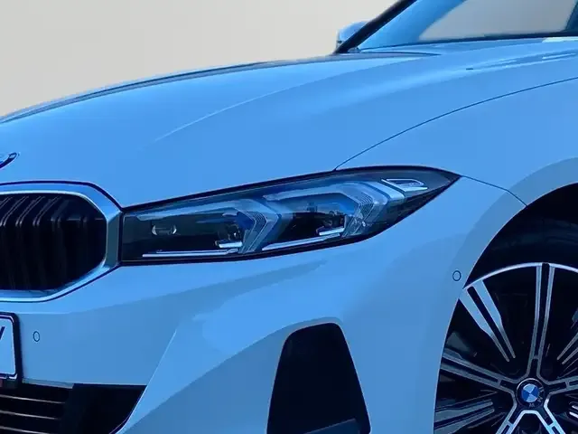 BMW 330
