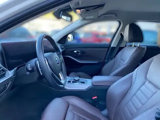 BMW 330