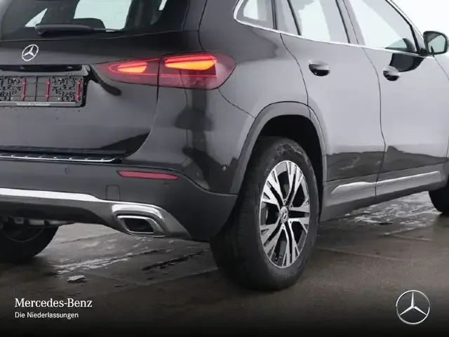 Mercedes-Benz GLA 180