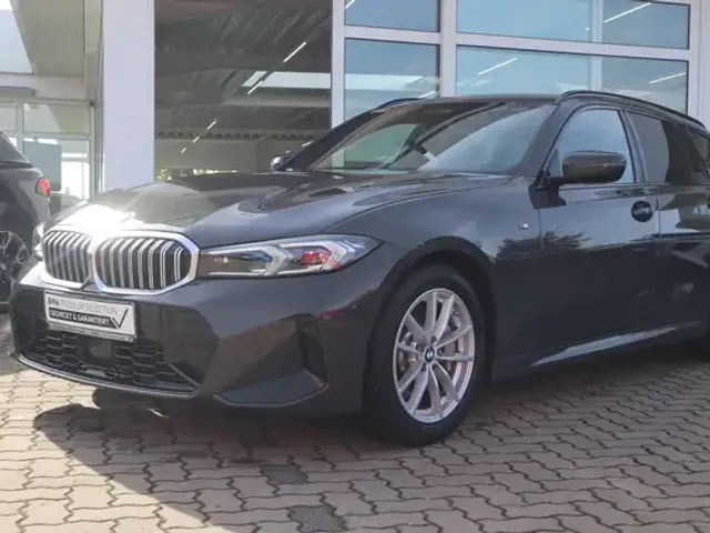 BMW 330